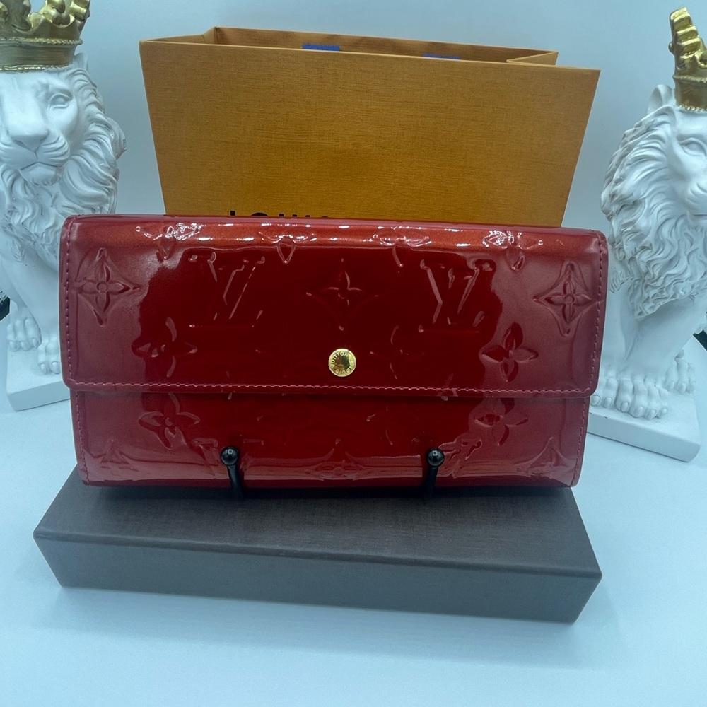 Louis Vuitton Red Vernis Sarah Wallet